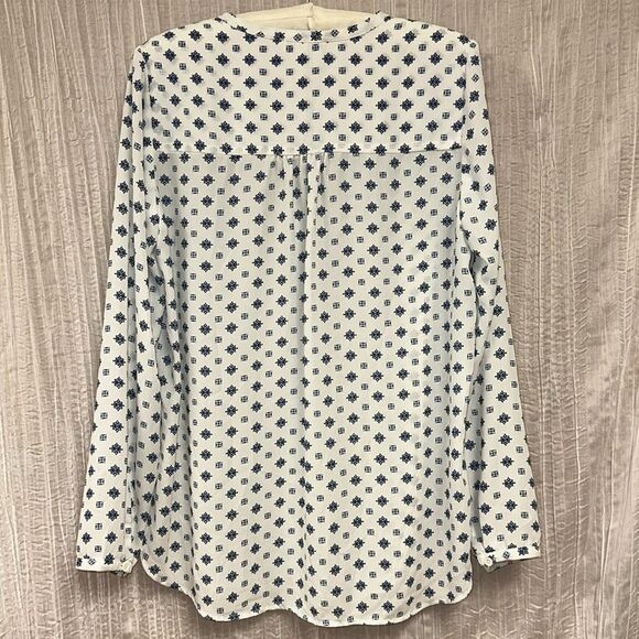 PLEIONE x Anthro M White Blue Printed V Neck Long Sleeve High Low Blouse - Picture 2 of 10